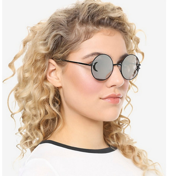 Dollhouse Accessories - Dollhouse sunglasses. Moon-Star round glasses. NWT